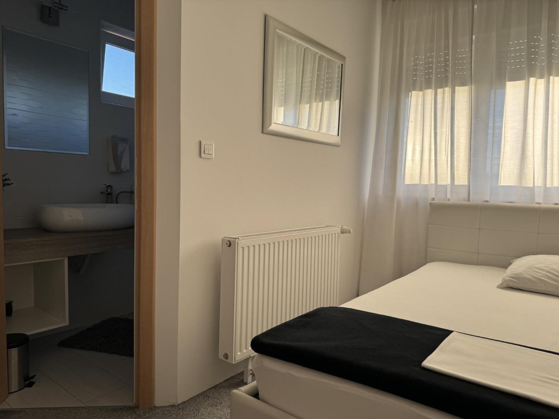 Pansion Komfor Fitea Osijek Habitación foto